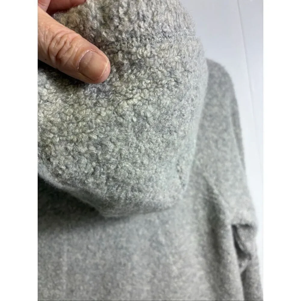 Lululemon So Sherpa Hooded in Gray Size  4